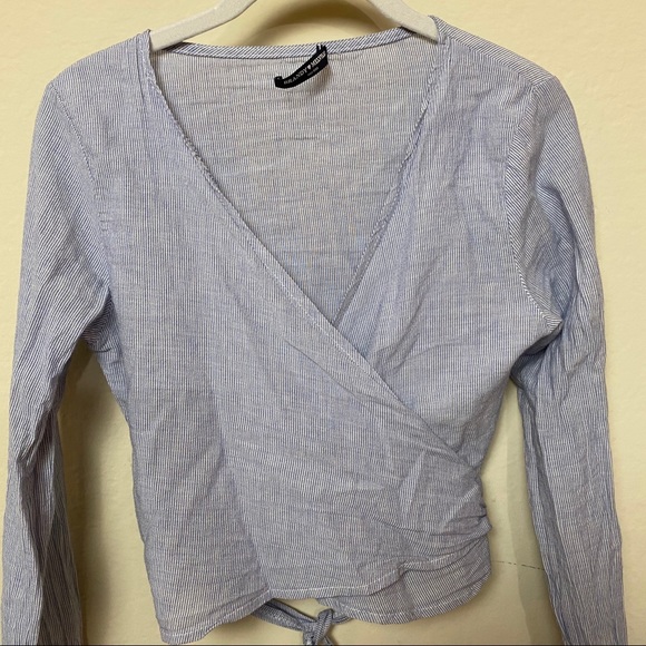 BRANDY MELVILLE Wrap Around Crop Top - Picture 3 of 6